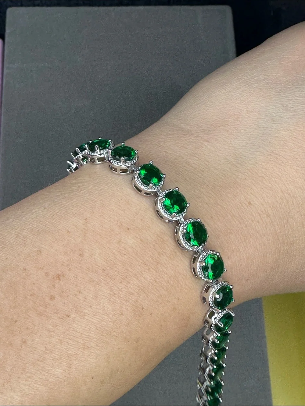 N/A classic emerald